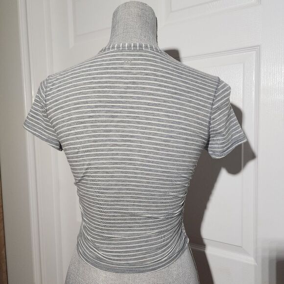 lululemon athletica Gray Striped Short Sleeve Tee - Picture 3 of 3